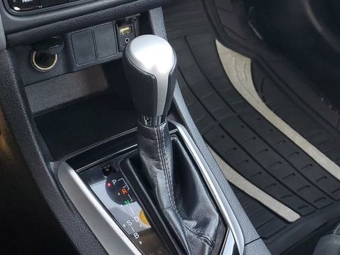 Used 2019 Toyota Corolla LE image 30