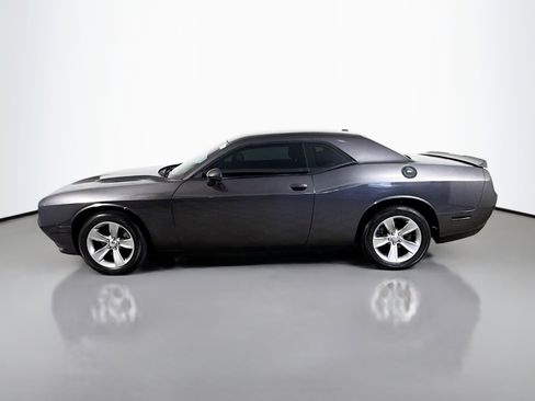Used 2022 Dodge Challenger SXT RWD image 6