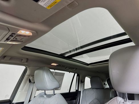 Used 2022 Toyota Highlander Platinum image 22