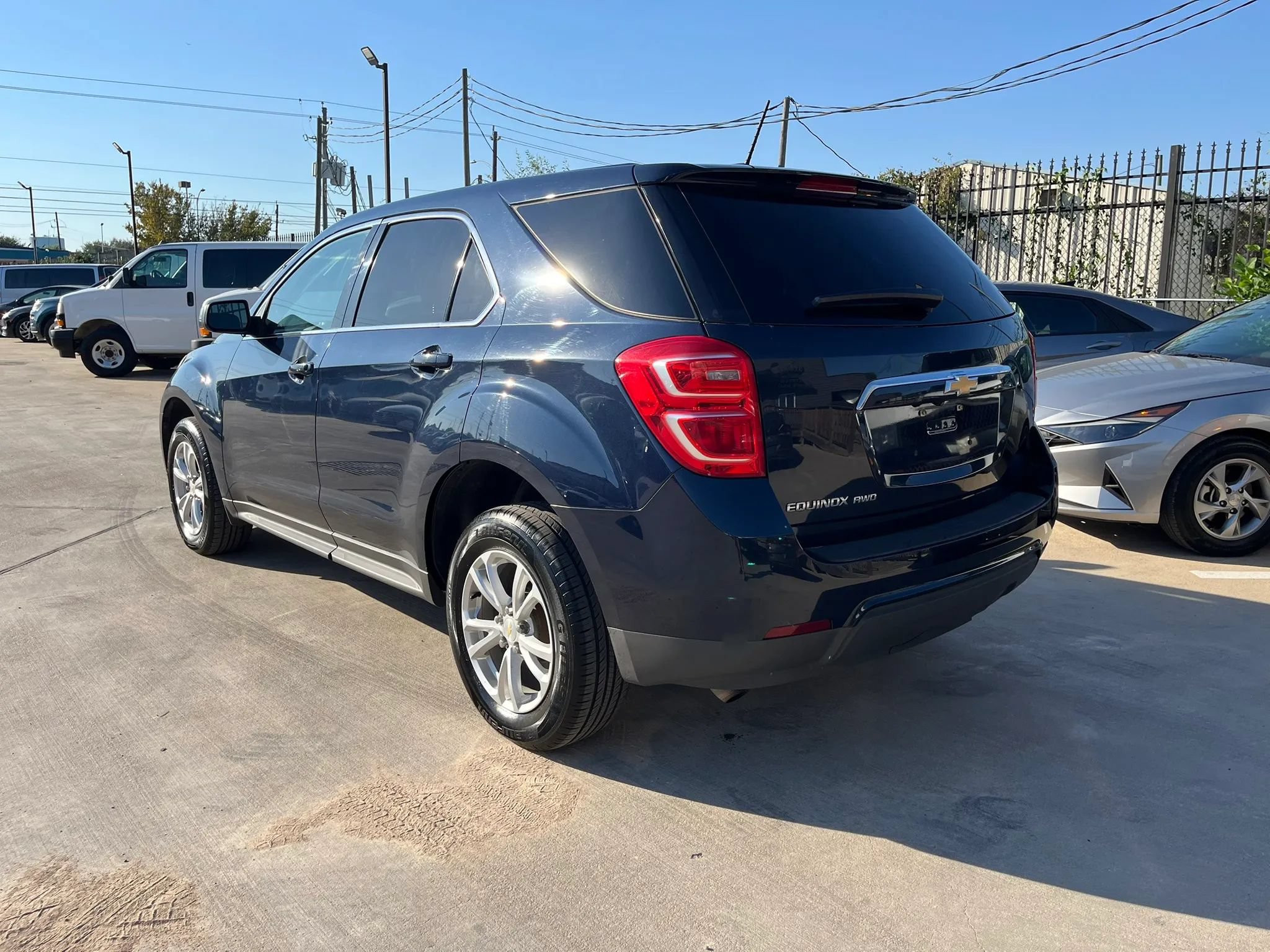 Used 2017 Chevrolet Equinox LS AWD/4WD image 4
