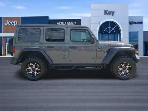 Used 2022 Jeep Wrangler Unlimited Rubicon w/ Cold Weather Group AWD/4WD image 7