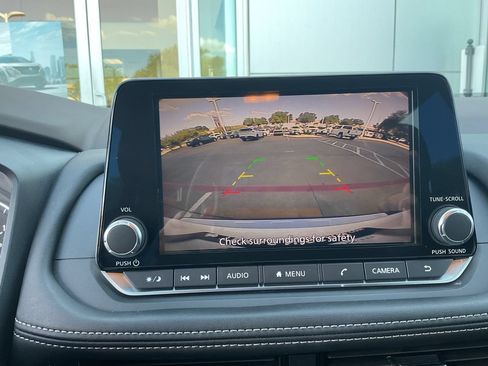 Used 2022 Nissan Rogue SV FWD image 39