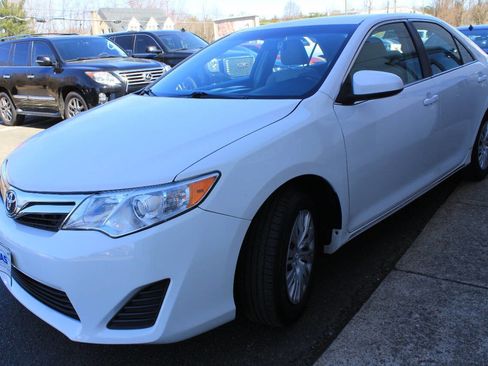 Used 2012 Toyota Camry LE image 7