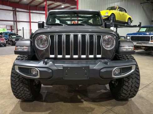 Used 2019 Jeep Wrangler Unlimited Sahara w/ Uconnect 4C Nav & Sound Group AWD/4WD image 13