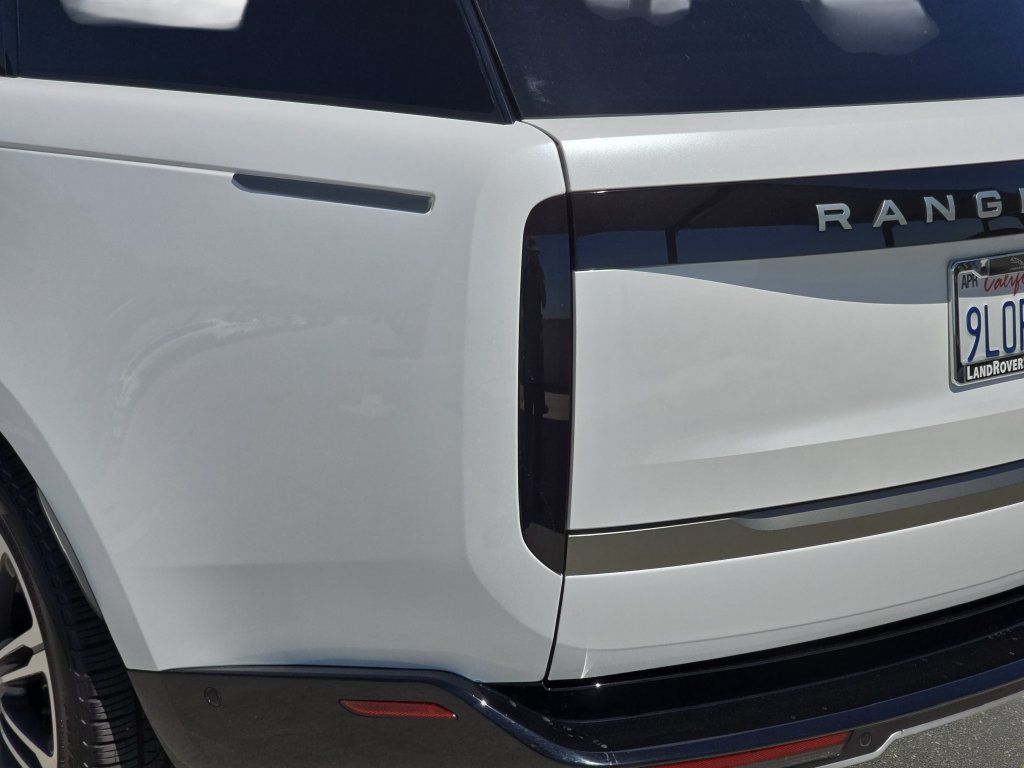 Certified 2024 Land Rover Range Rover SE AWD/4WD image 36