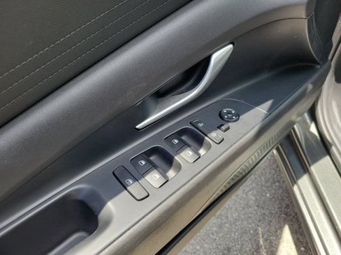 Certified 2024 Hyundai Elantra SE FWD image 11