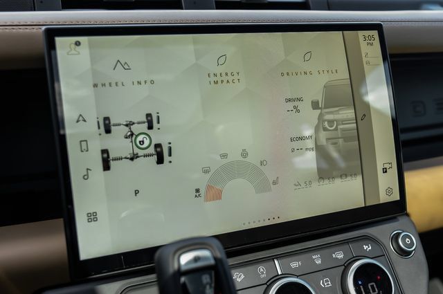 New 2026 Land Rover Defender 110 X-Dynamic SE AWD/4WD image 41