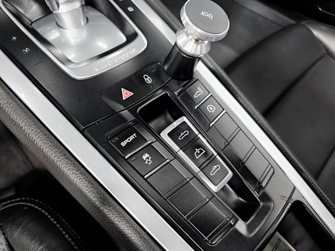 Used 2016 Porsche 911 Carrera image 22