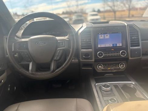 Used 2019 Ford Expedition XLT w/ Equipment Group 201A AWD/4WD image 19