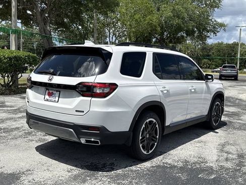New 2026 Honda Pilot Touring image 6