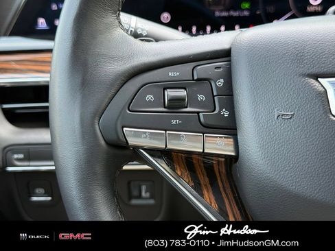 Used 2024 Cadillac Escalade Premium Luxury RWD image 28