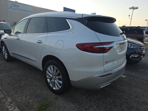 Used 2021 Buick Enclave Premium w/ Sun and Sites Package AWD/4WD image 4