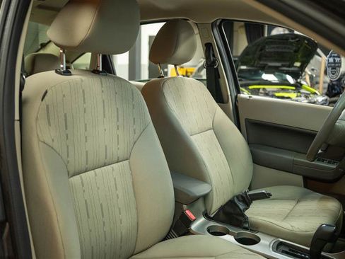 Used 2011 Ford Focus SE image 14