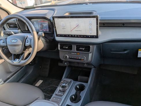 New 2025 Ford Maverick XLT w/ XLT Luxury Package AWD/4WD image 25