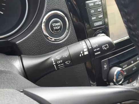 Used 2017 Nissan Rogue SL AWD/4WD image 17
