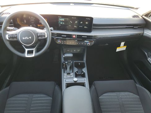New 2025 Kia K5 LXS image 28