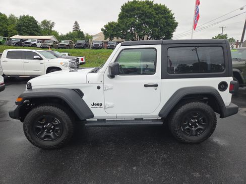 Used 2024 Jeep Wrangler Sport AWD/4WD image 7