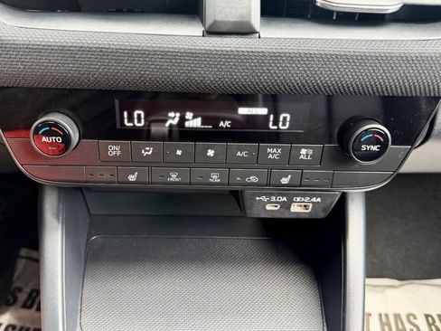 Used 2026 Subaru Outback Premium AWD/4WD image 39