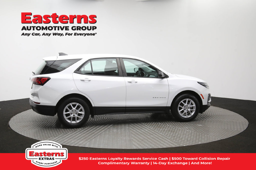 Used 2023 Chevrolet Equinox LS w/ Driver Confidence II Package FWD image 43