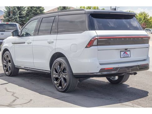 Used 2025 Lincoln Navigator Black Label AWD/4WD image 5