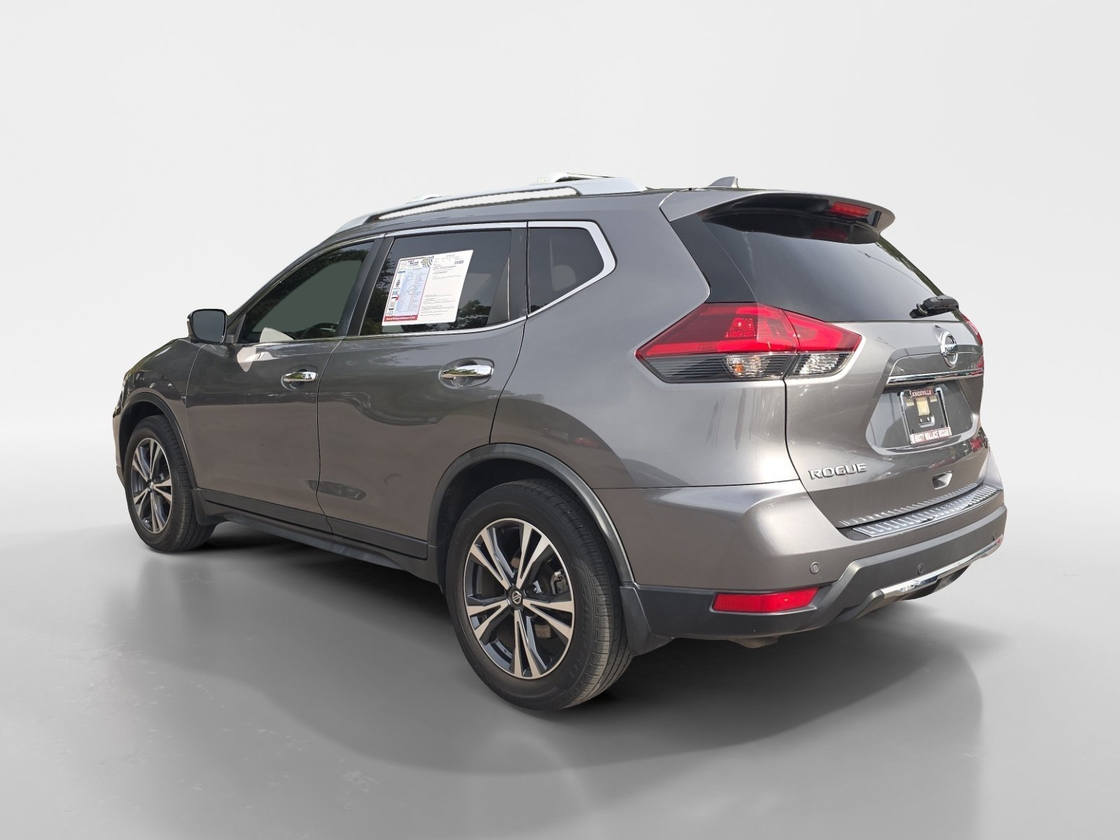 Used 2020 Nissan Rogue SV w/ Premium Package FWD image 3
