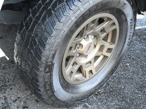 Certified 2022 Toyota Tacoma SR5 image 11