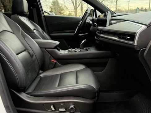 Used 2024 Cadillac XT4 Sport image 21