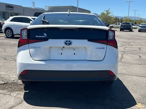Used 2022 Toyota Prius LE FWD image 6
