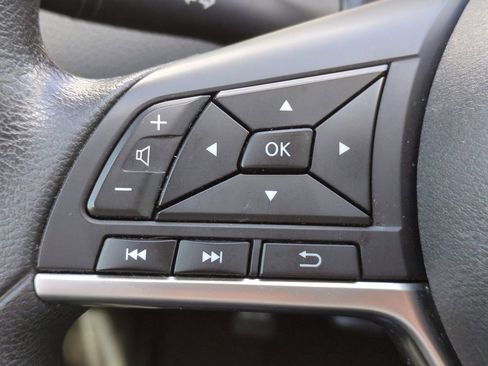 Used 2020 Nissan Rogue Sport S image 21