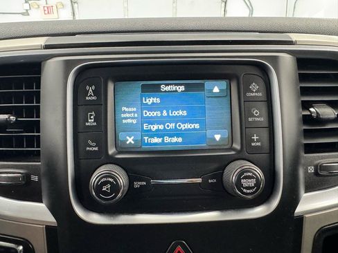 Used 2018 RAM 1500 Outdoorsman AWD/4WD image 32