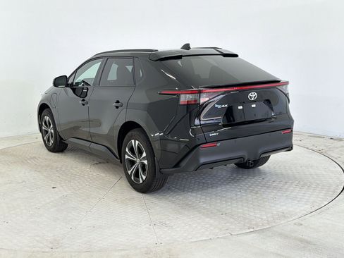 Used 2024 Toyota bZ4X XLE w/ Weather Package image 3