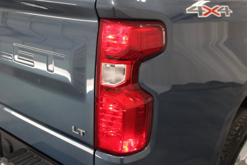 Used 2024 Chevrolet Silverado 1500 LT AWD/4WD image 22