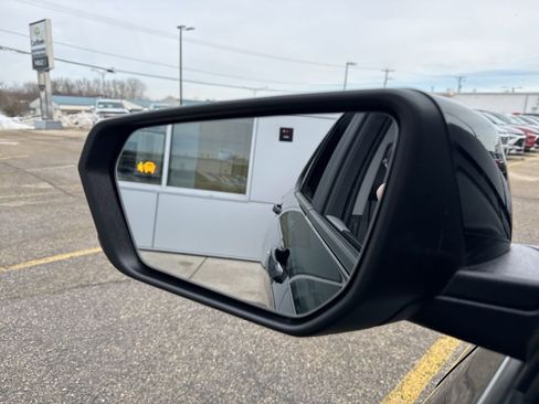 Certified 2023 Chevrolet Equinox LS w/ LS Convenience Package image 7