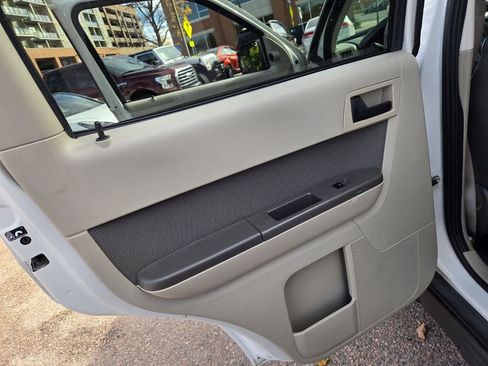 Used 2009 Ford Escape XLT image 19