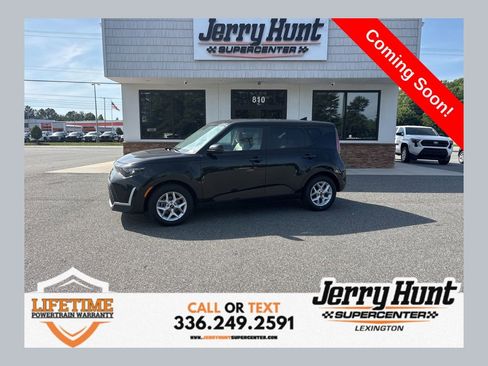 Used 2025 Kia Soul LX w/ LX Technology Package FWD image 1