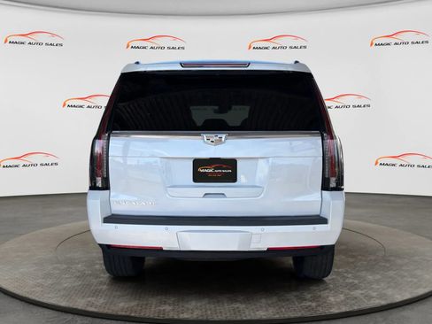 Used 2018 Cadillac Escalade Luxury AWD/4WD image 9