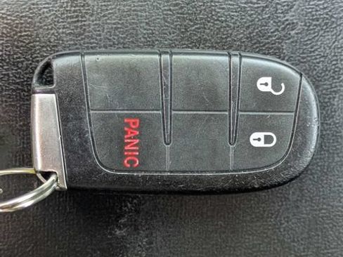 Used 2016 Dodge Journey SXT w/ Comfort/Convenience Group FWD image 5