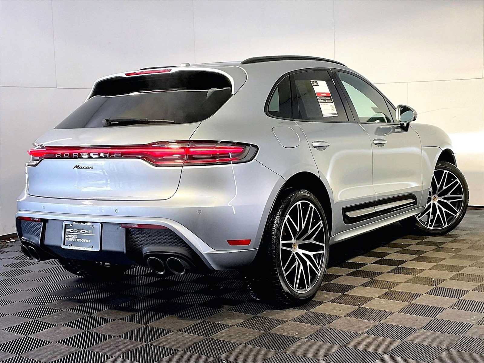 Certified 2023 Porsche Macan AWD/4WD image 7