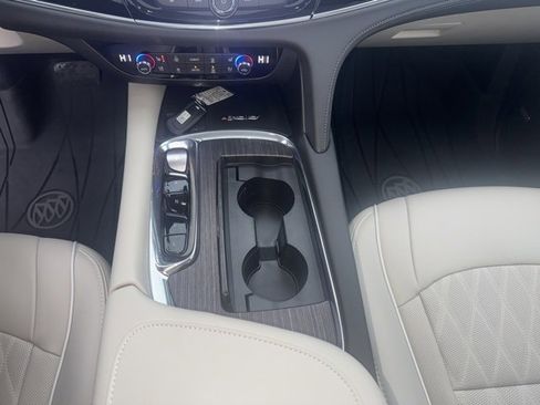 Used 2023 Buick Enclave Avenir w/ Avenir Technology Package image 38