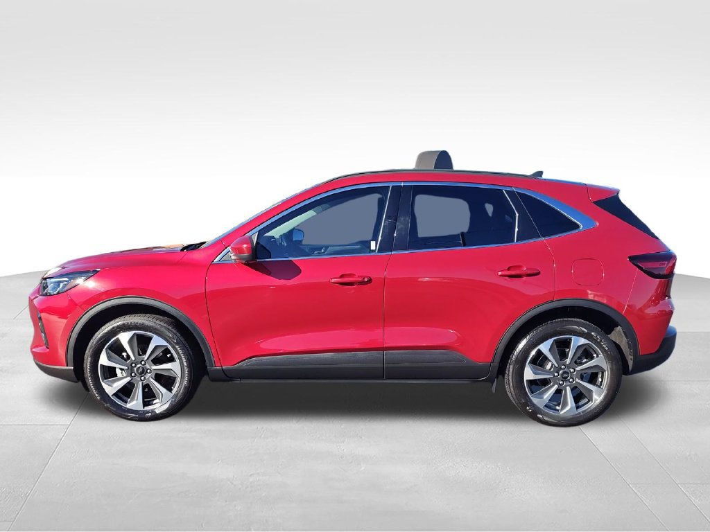 Used 2023 Ford Escape Platinum AWD/4WD image 2