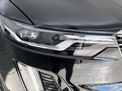 Used 2024 Cadillac XT6 Premium Luxury w/ LPO, Floor Liner Package image 39