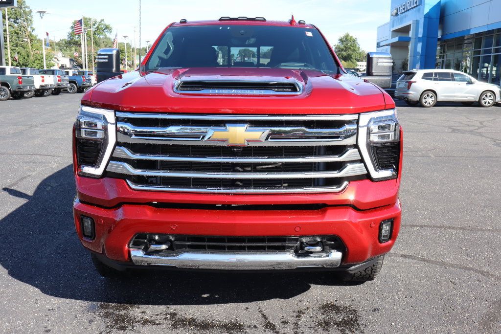 Used 2025 Chevrolet Silverado 3500 High Country w/ Technology Package AWD/4WD image 32