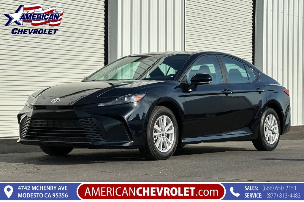 Used 2025 Toyota Camry LE FWD image 8