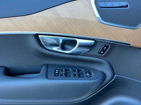 Used 2025 Volvo XC90 B6 Ultra image 12