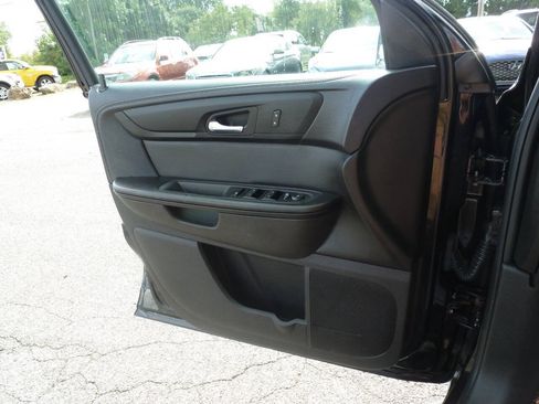 Used 2013 GMC Acadia SLE FWD image 22