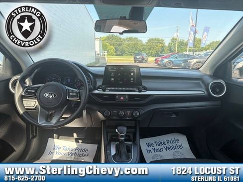 Used 2020 Kia Forte LXS FWD image 9