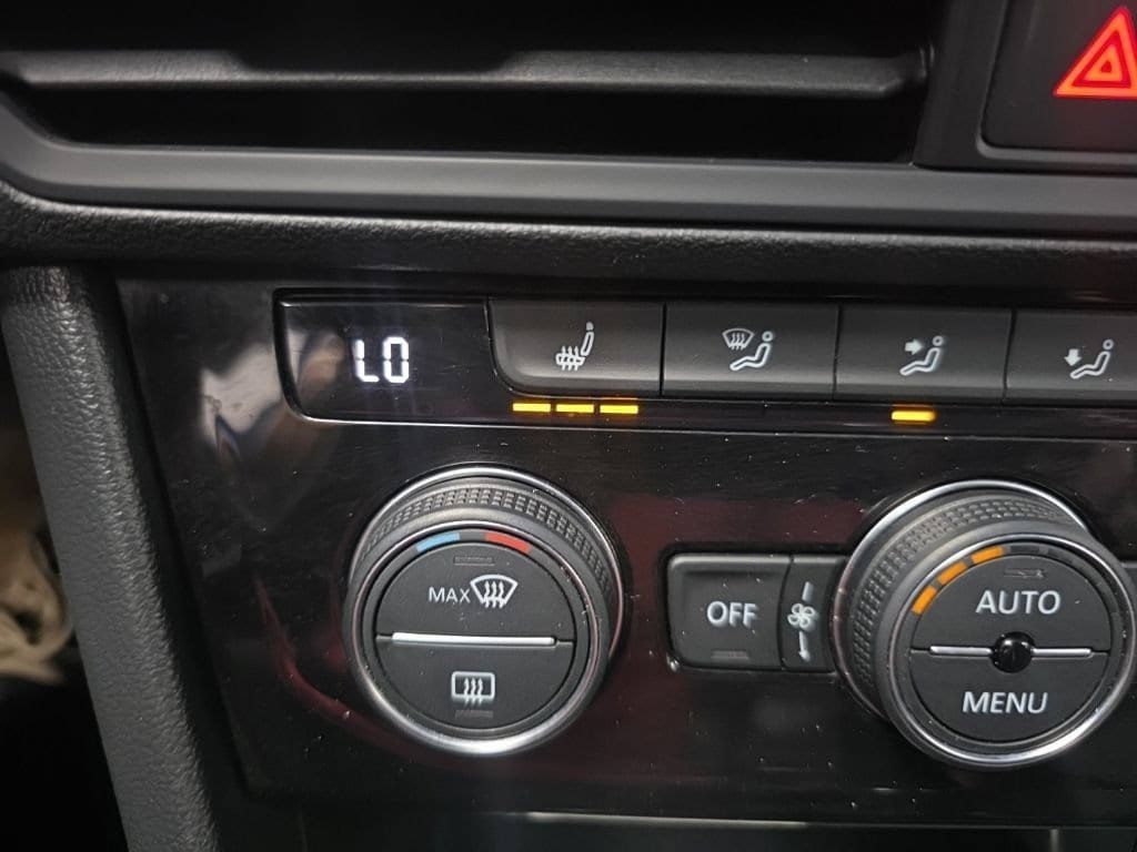 Used 2024 Volkswagen Jetta SE FWD image 22
