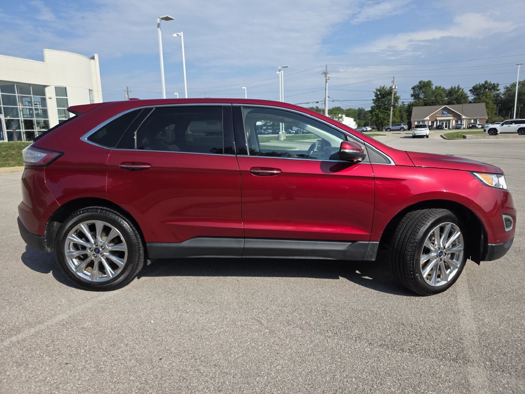 Used 2018 Ford Edge Titanium w/ Equipment Group 302A FWD image 10