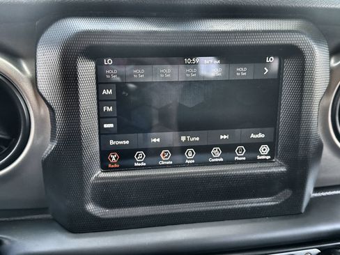 Used 2021 Jeep Gladiator Sport AWD/4WD image 16