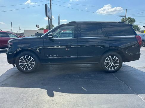 Used 2025 Ford Expedition Platinum AWD/4WD image 2